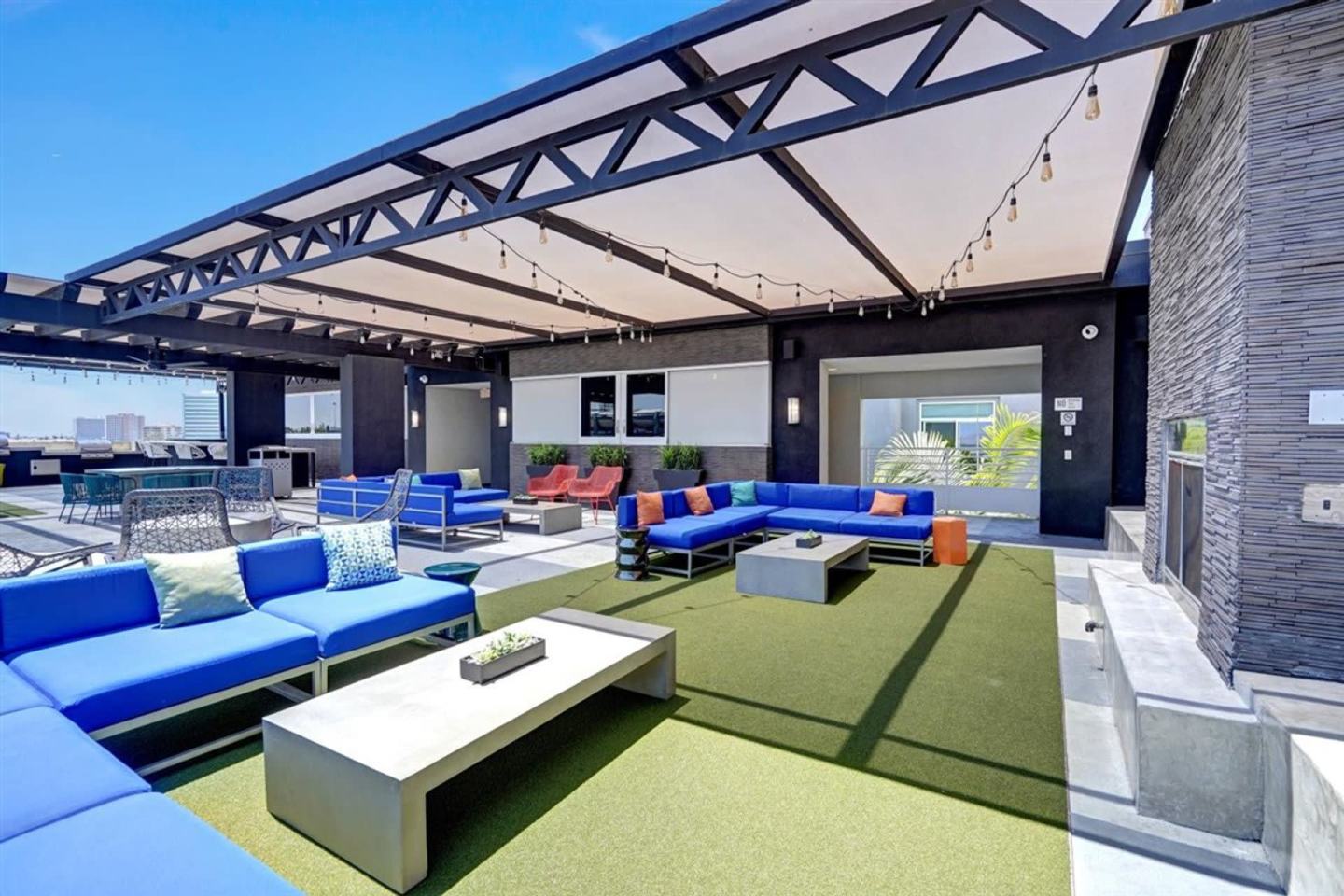 Stadium House Apartments Image 14