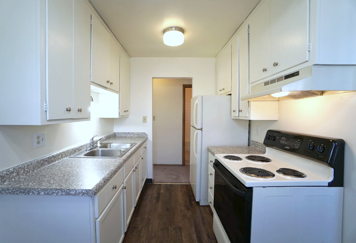 English Conway Place Image 3