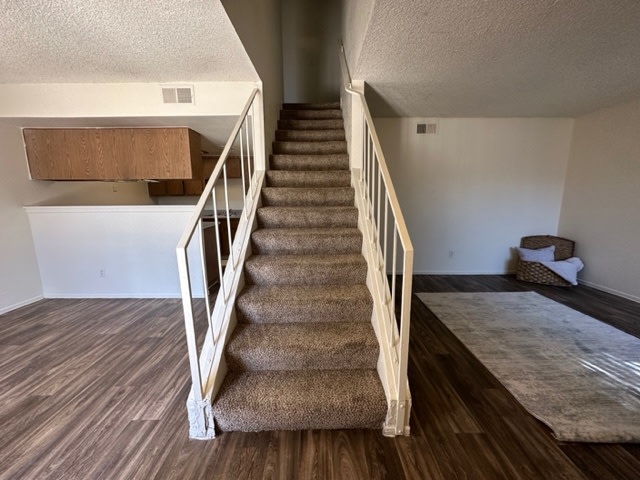 Falcon Glen Image 16