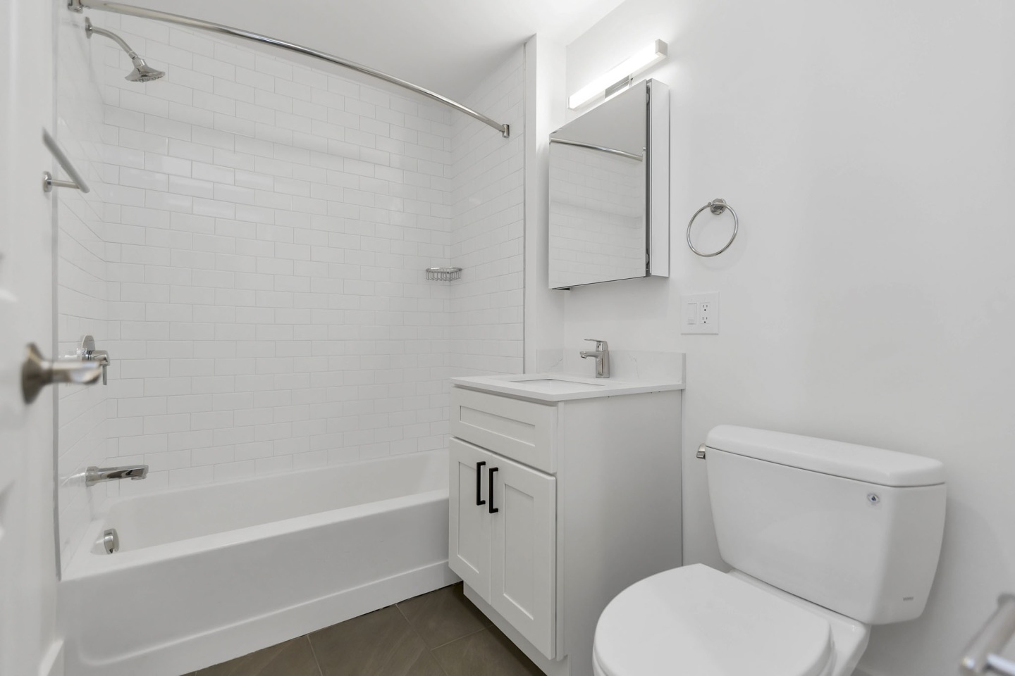 845 PINE Apartments Image 35