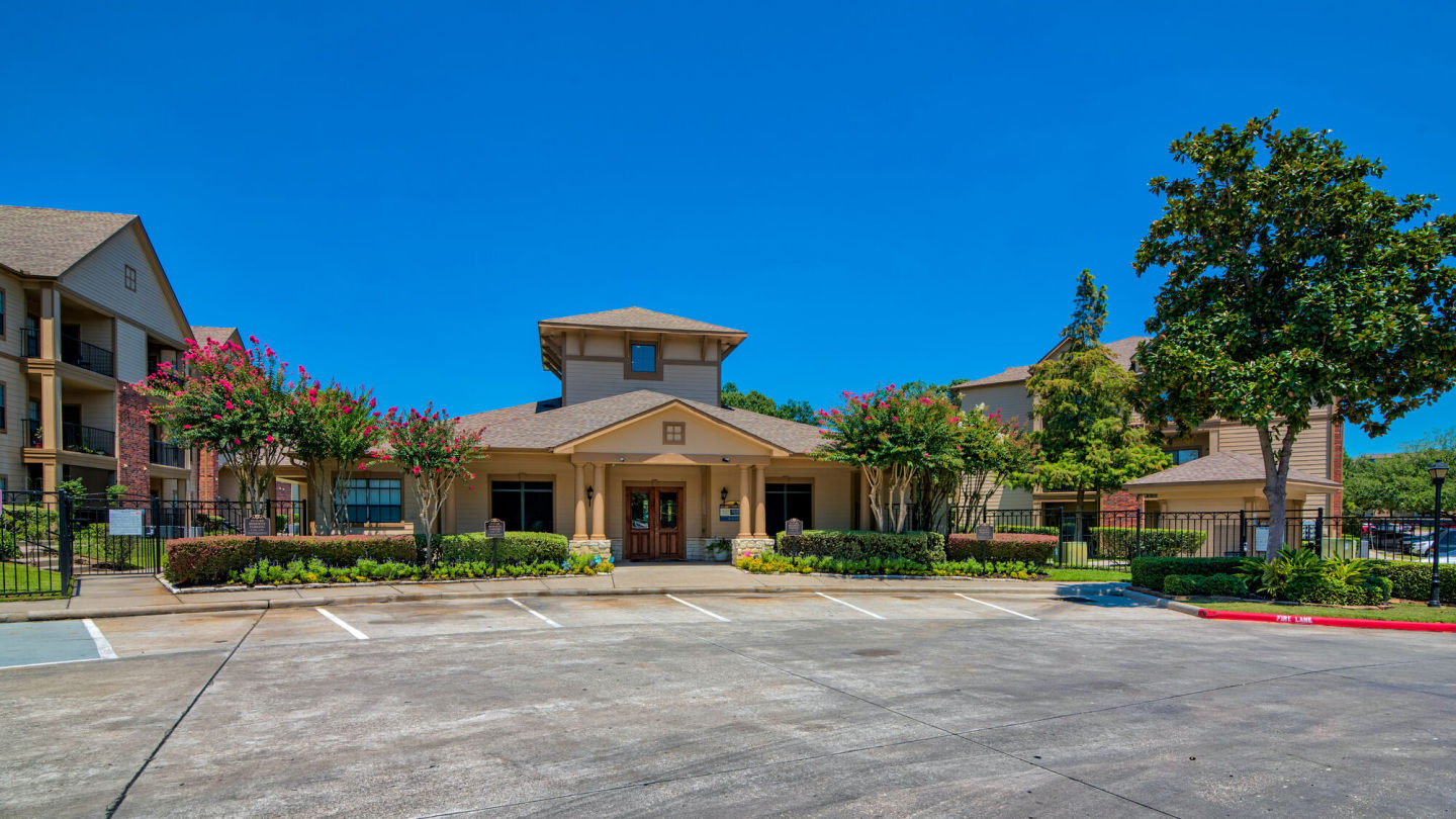Lakeshore Villas Image 17