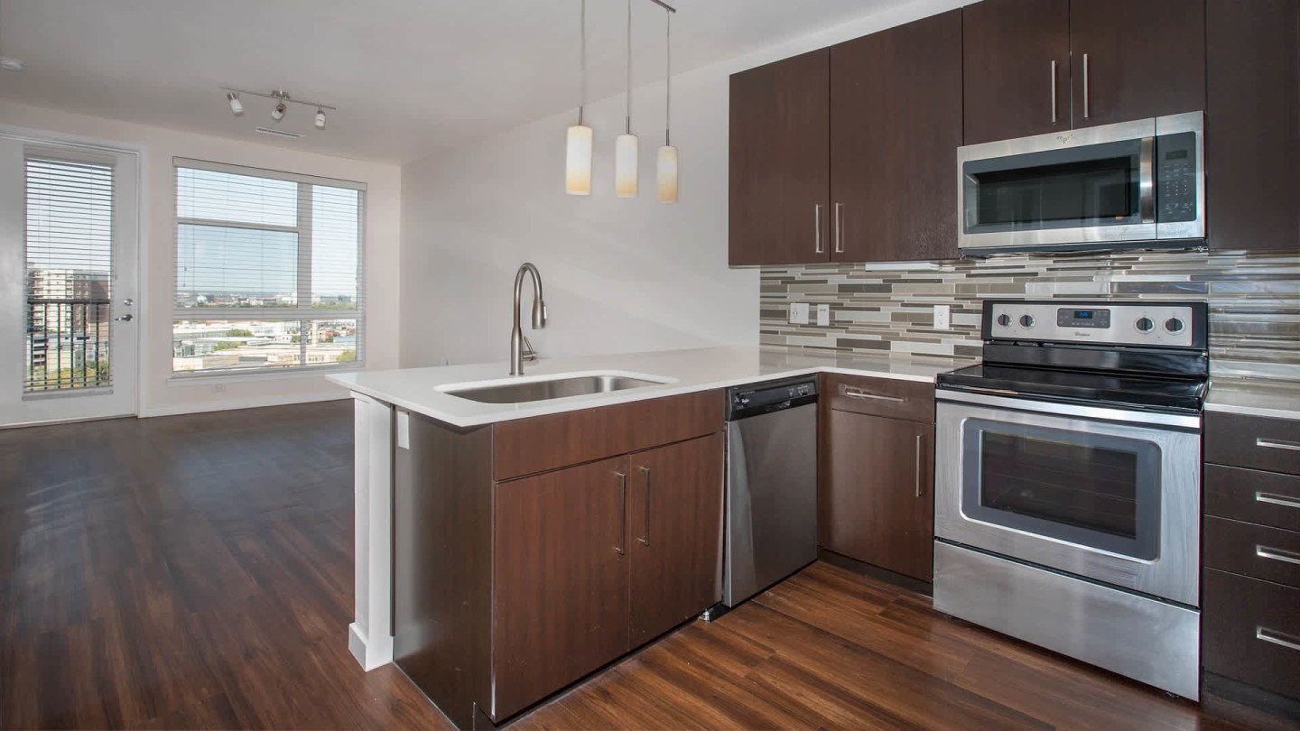 Radius Uptown Apartments Image 8