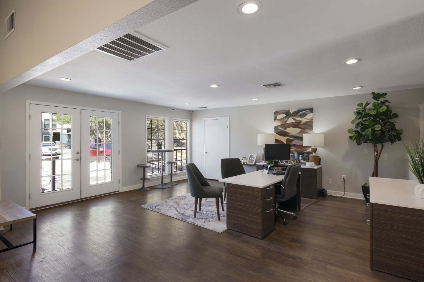 Seville Apartments Image 37