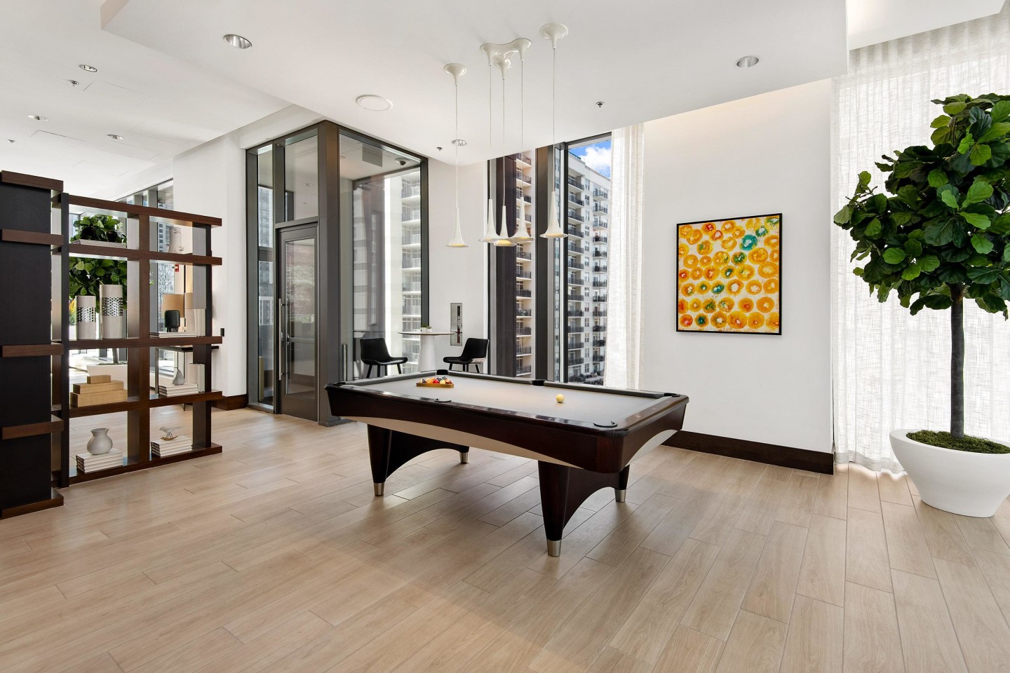 State & Chestnut Image 27