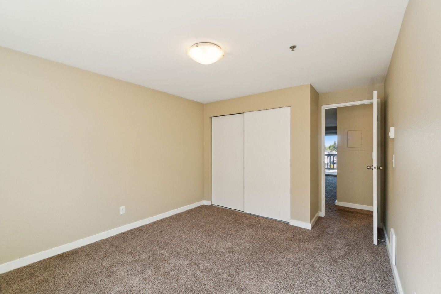Spinnaker Apartments Image 34