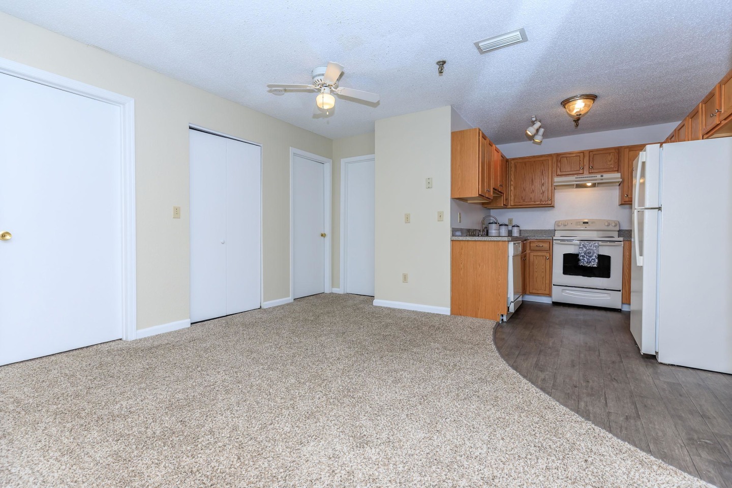 Lakeview Apartments Image 10