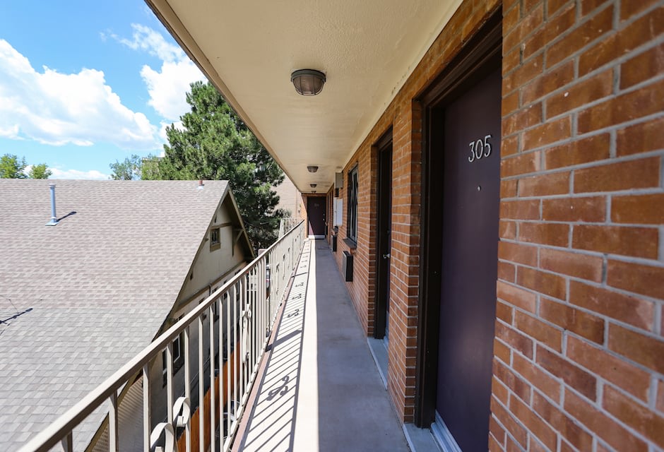 8 S Clarkson Street Image 7