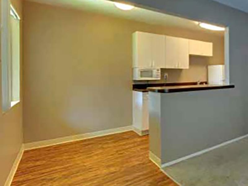 Woodside Place Apartments Image 5
