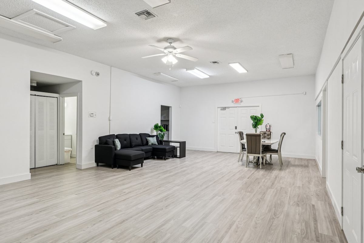 Haven on Canal Image 24