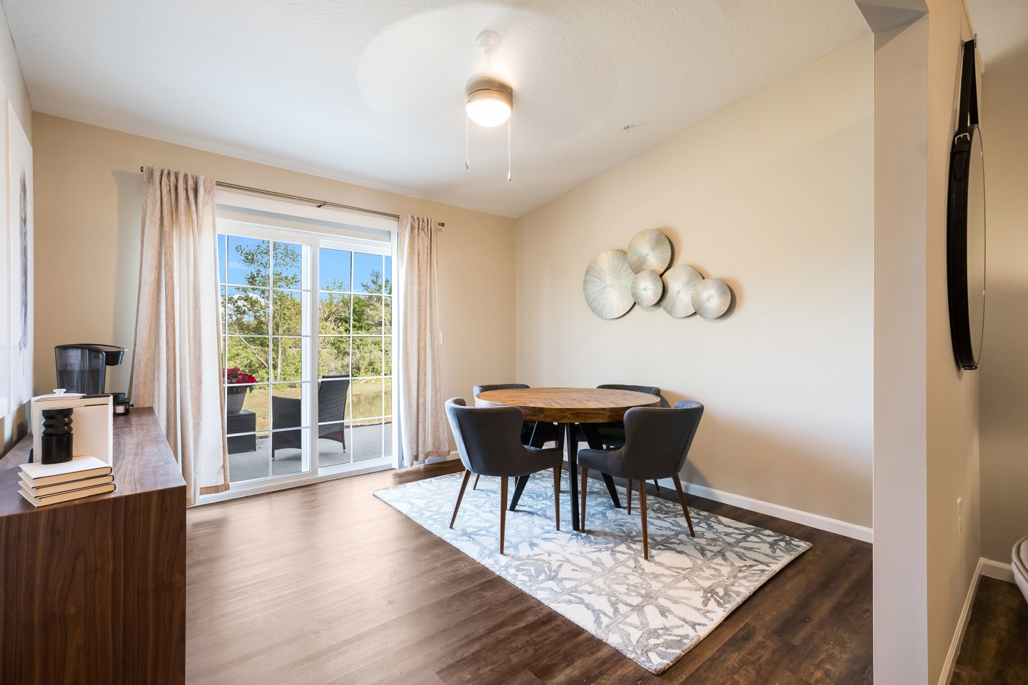 Redwood Grand Blanc Image 7