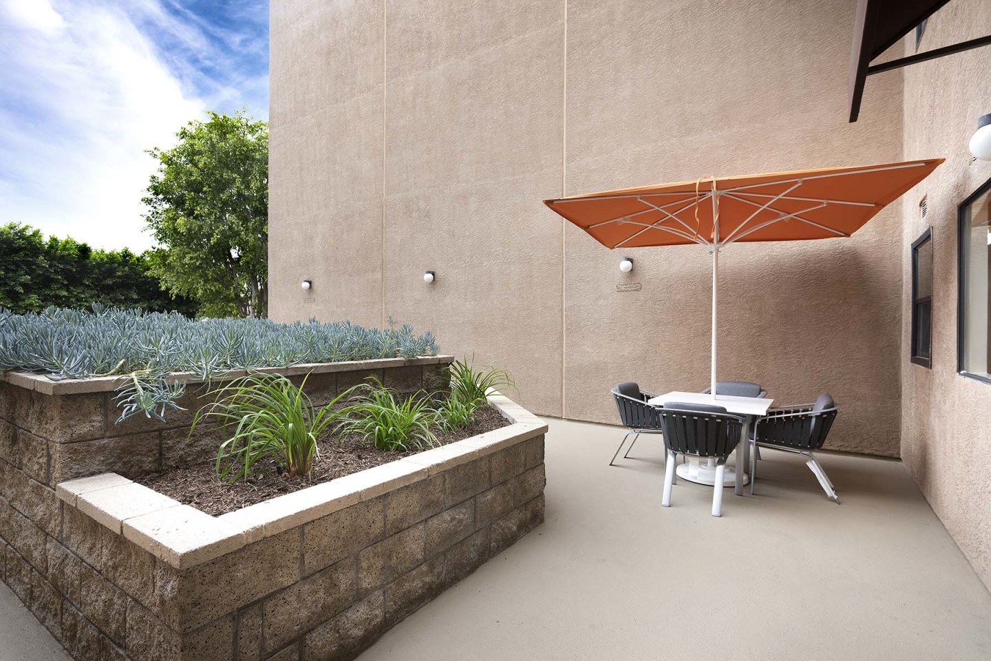 Burbank Gardens Image 3