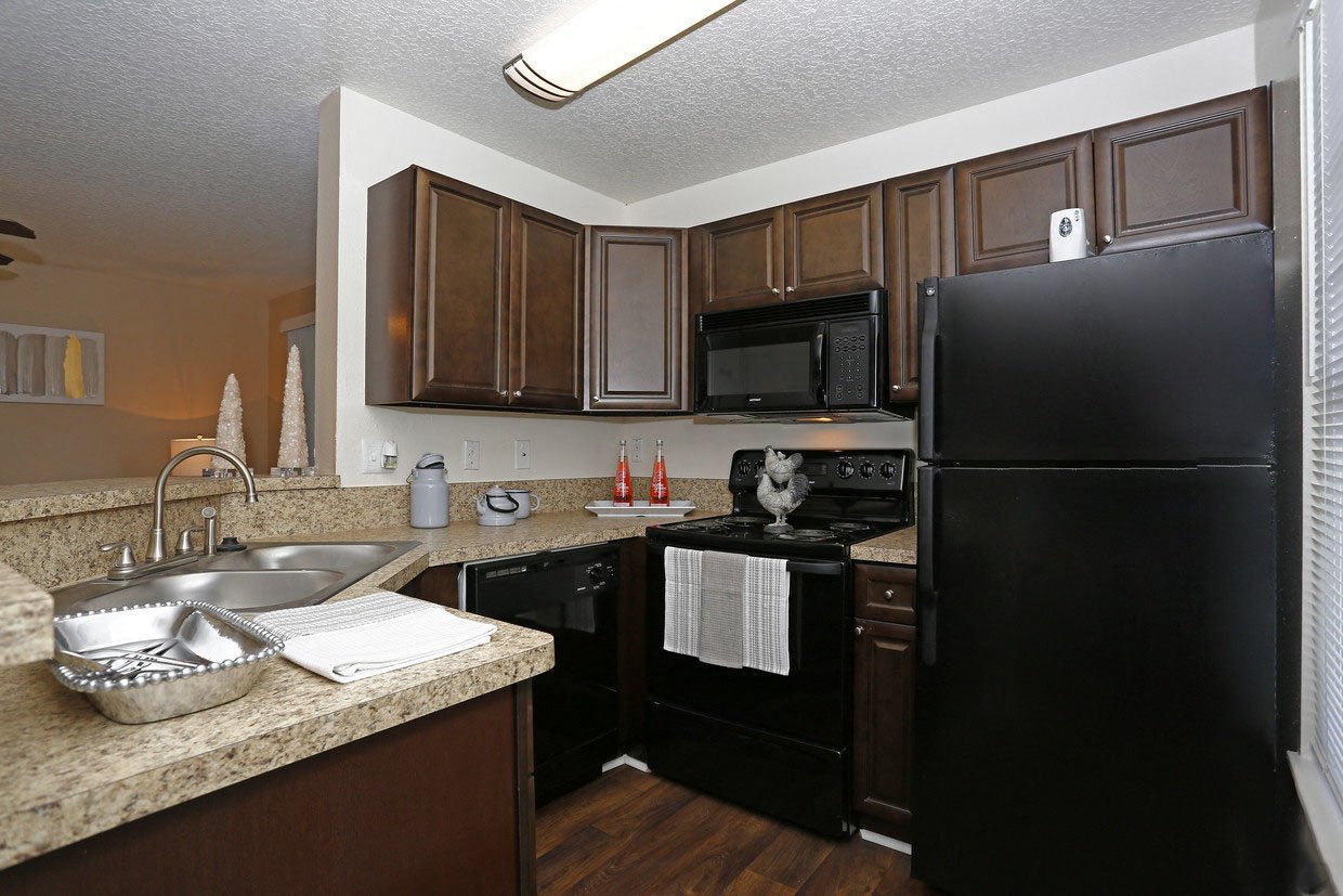 Stonegate Apartments Image 1