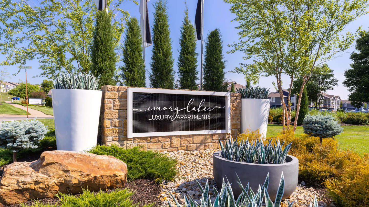 Emory Lakes Luxury Apartments Image 32