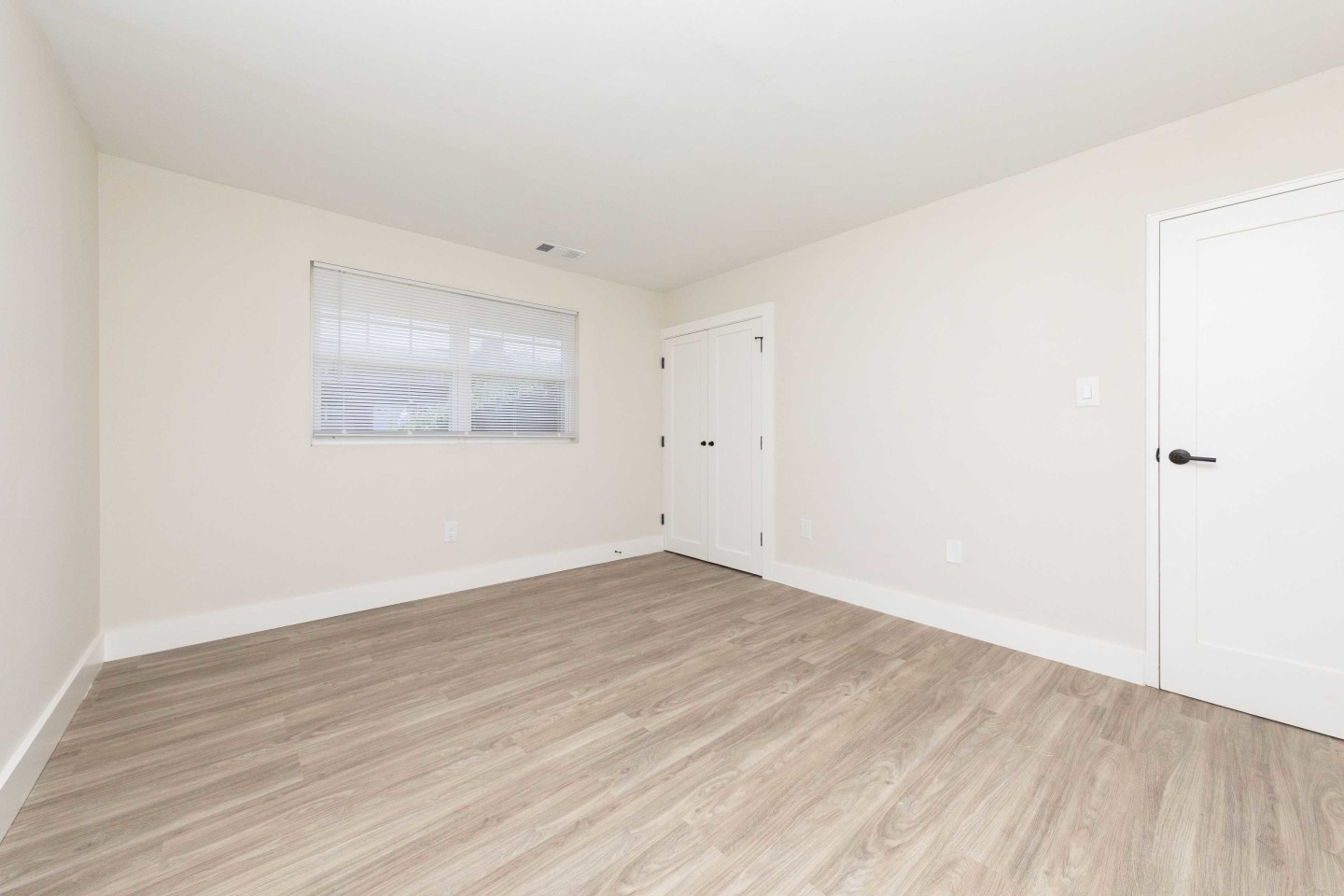 Lakeview Terrace Image 18