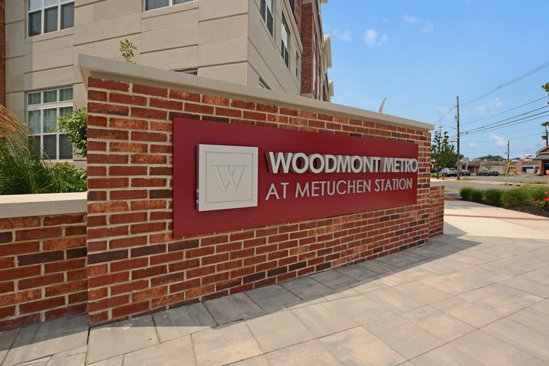 Woodmont Metro at Metuchen Station Image 27