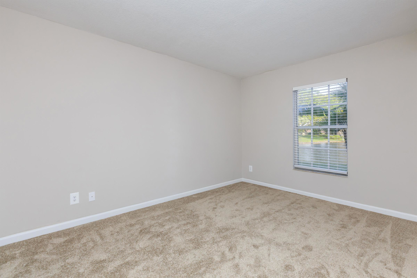 Latitude Pointe Image 79