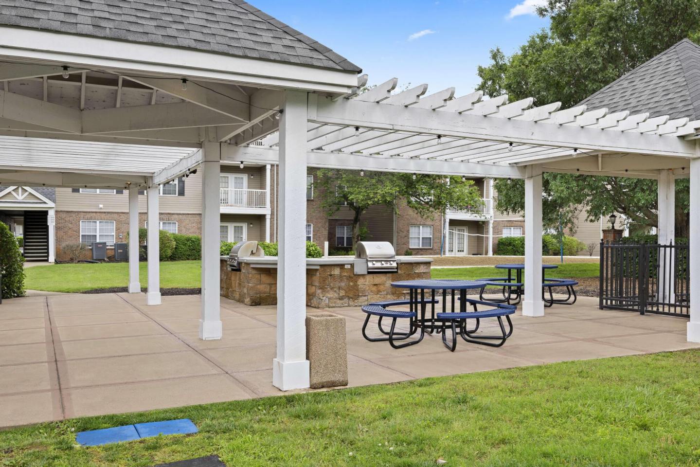 Student Housing - 1540 Place Image 16