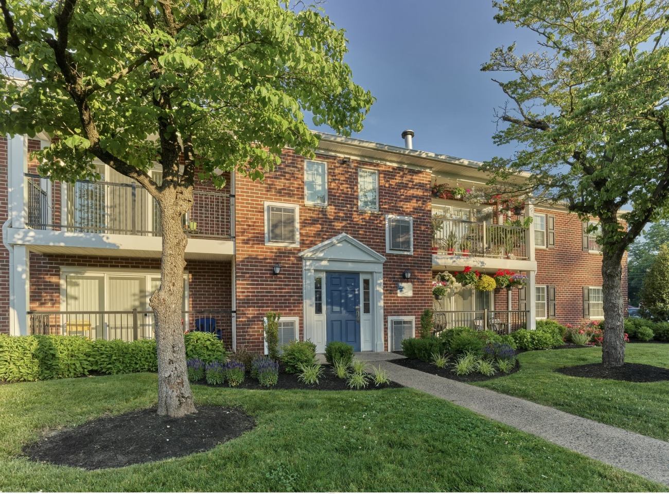Delmont Apartments Image 16