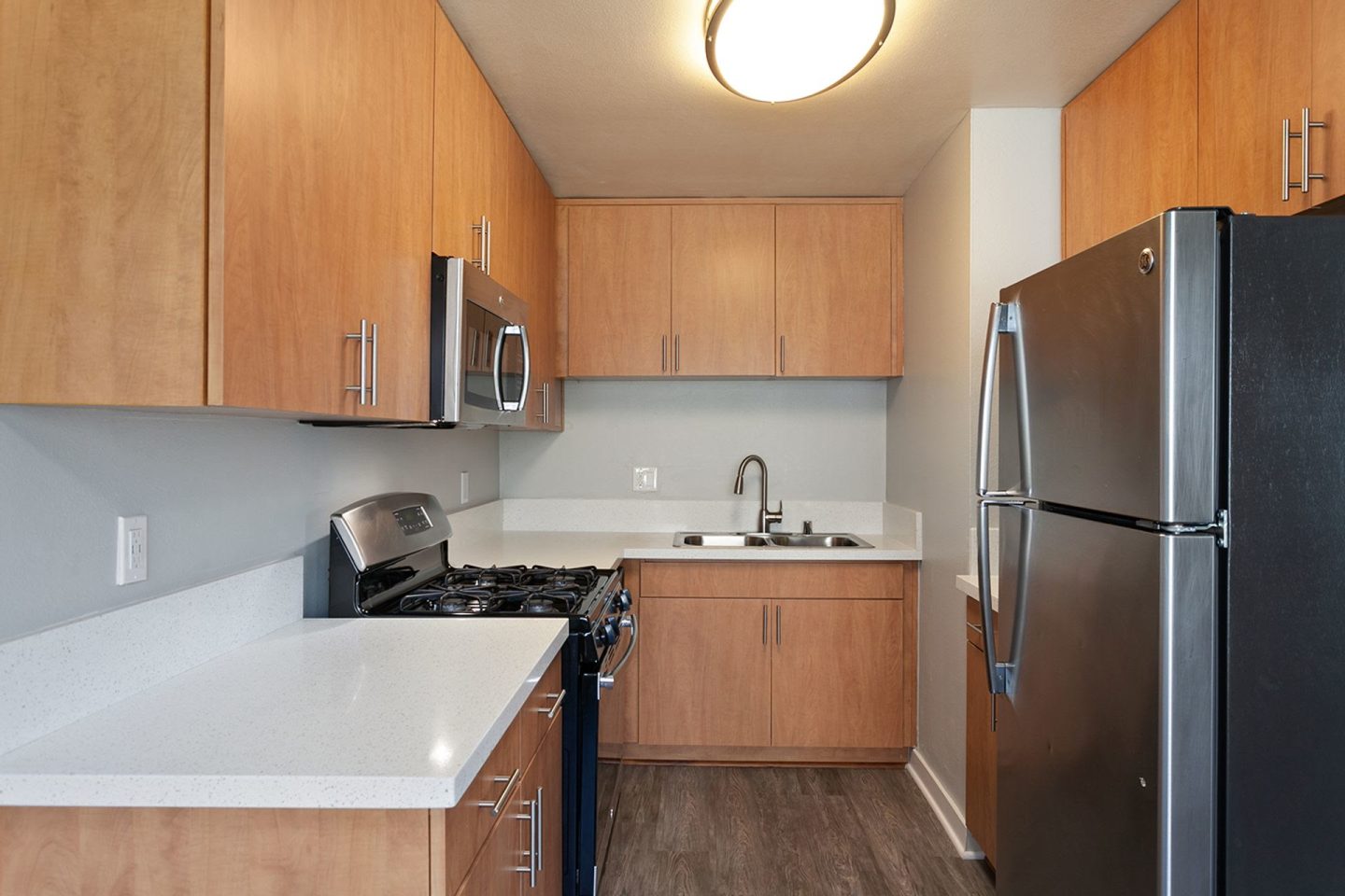 The Circle Apartments at Long Beach Image 3