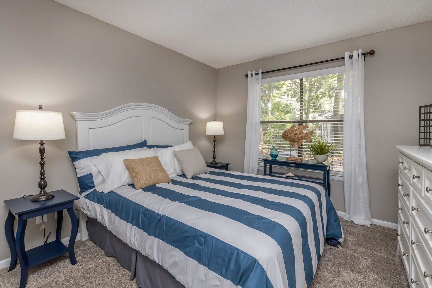 33 East Atlantic Beach Image 9