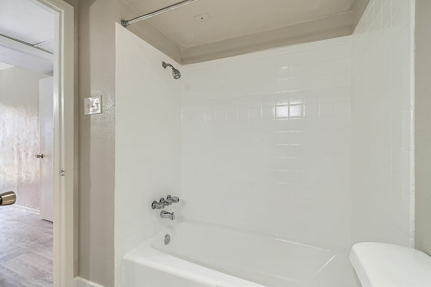The Courtland Image 22