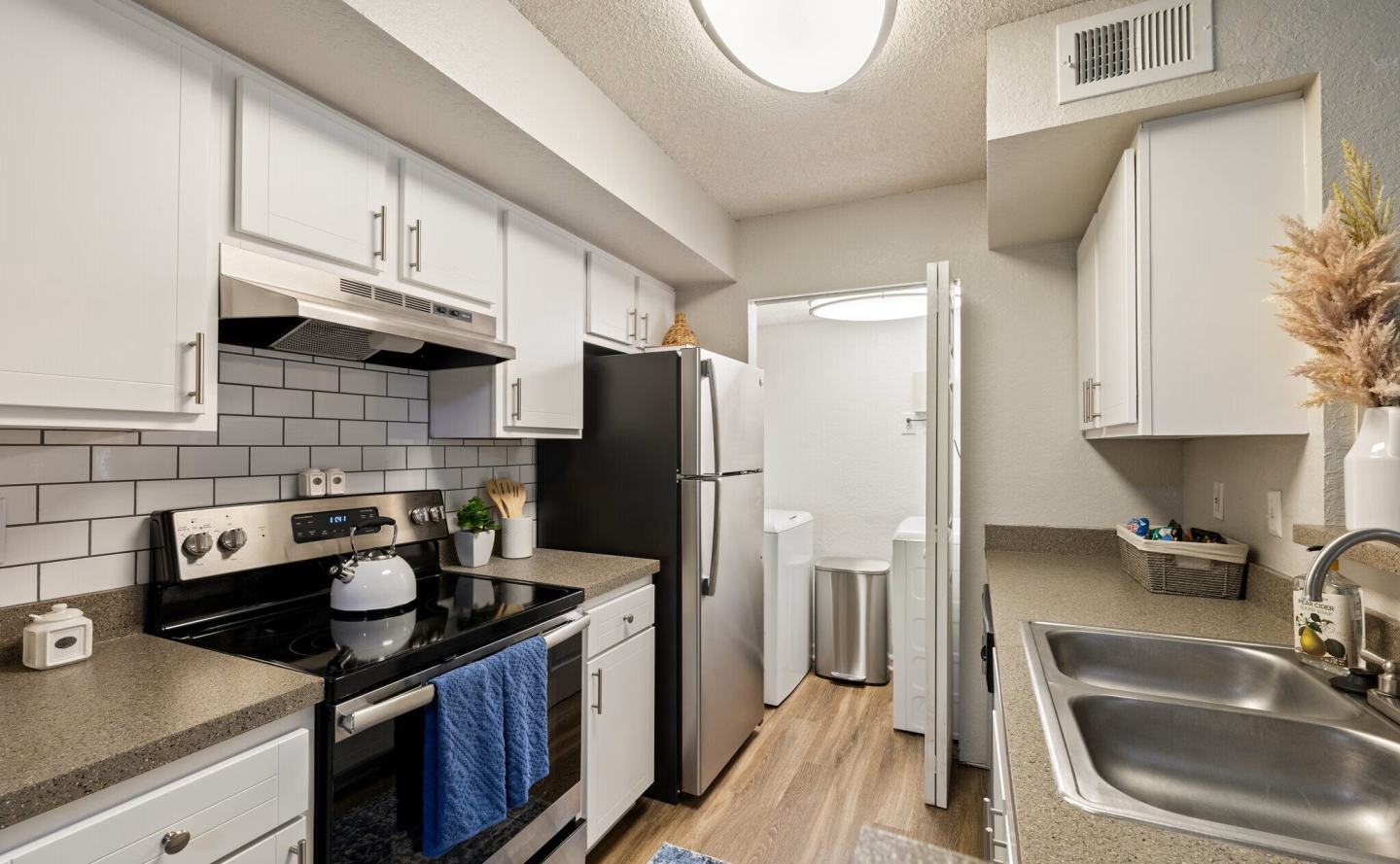 Jackson Square Apartments Image 11