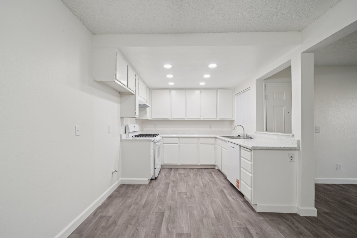 Peppertree Place Apartments Image 12
