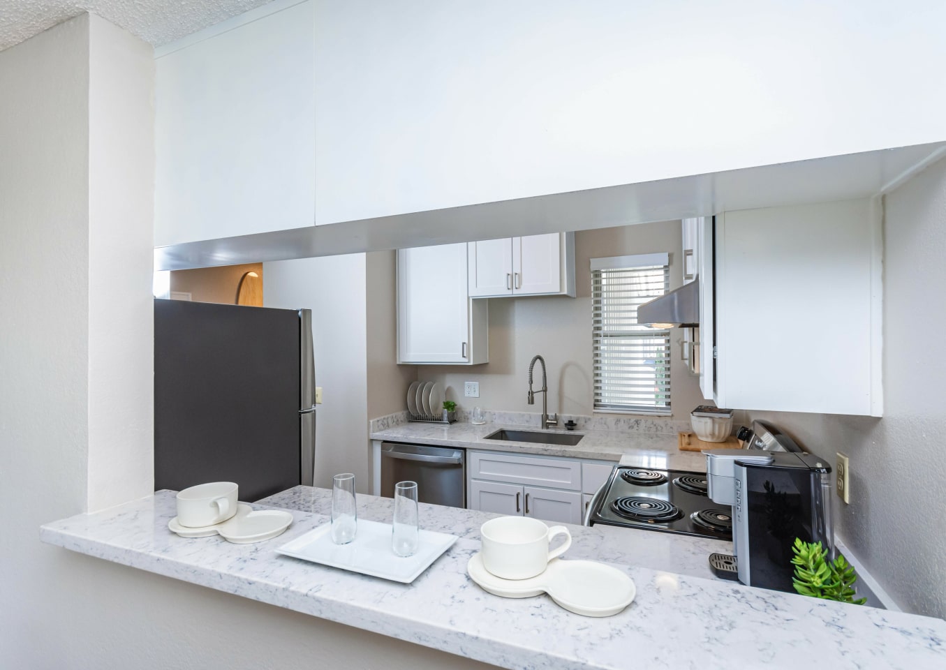 The Grove Luxury Apartments Image 12
