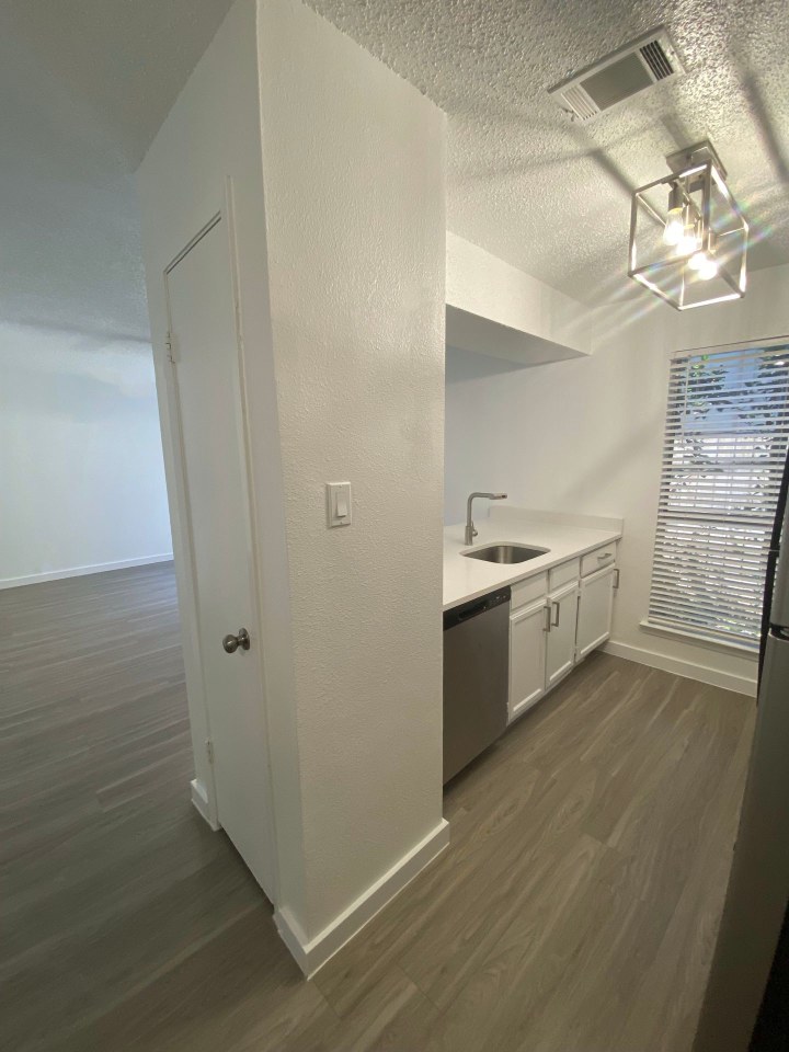 St. Edward's Apartments Image 13