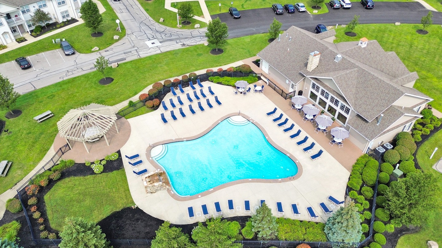 Cobblestone Court Apartments Image 7