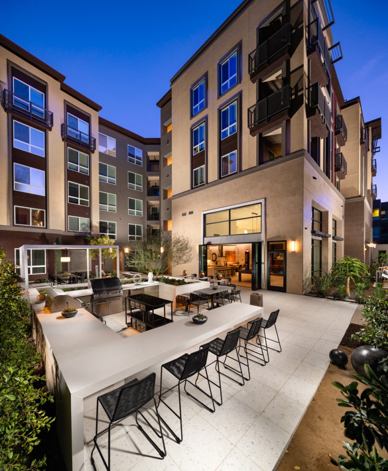 Clarendon Apartments Image 2