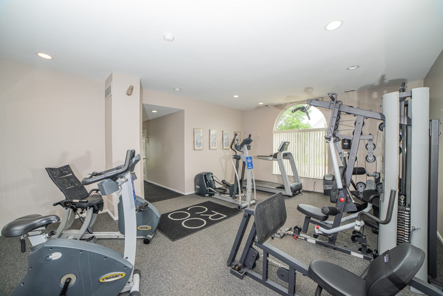 Cambridge Club Apartments Image 7
