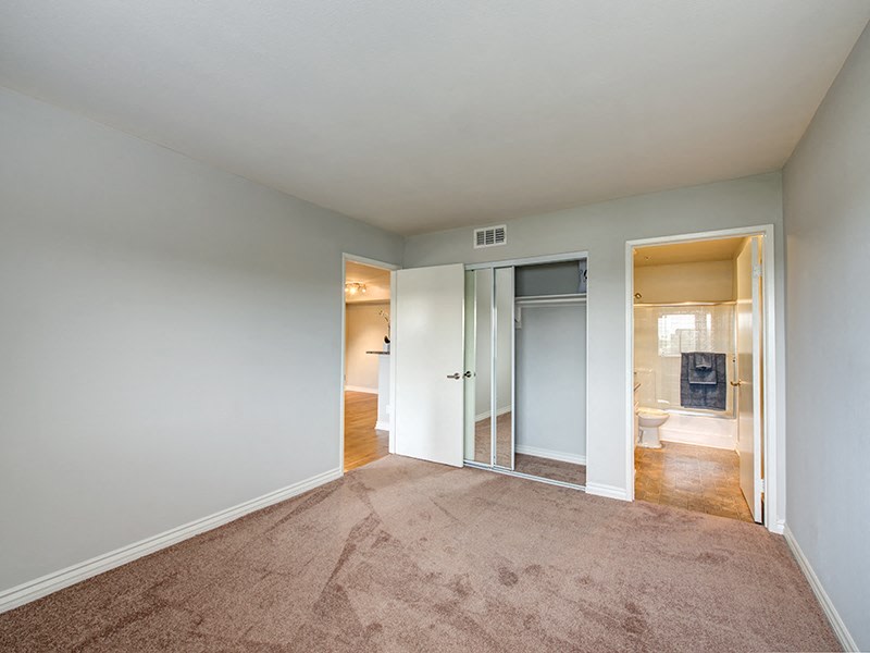 Vue at Laurel Canyon Image 11