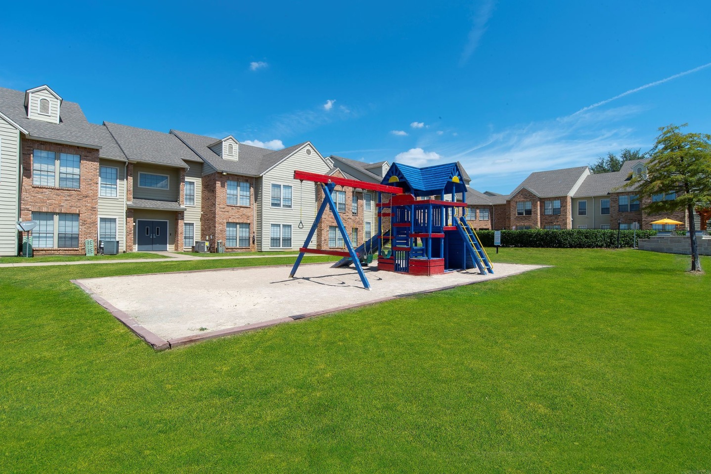 Arlington Hills Image 12