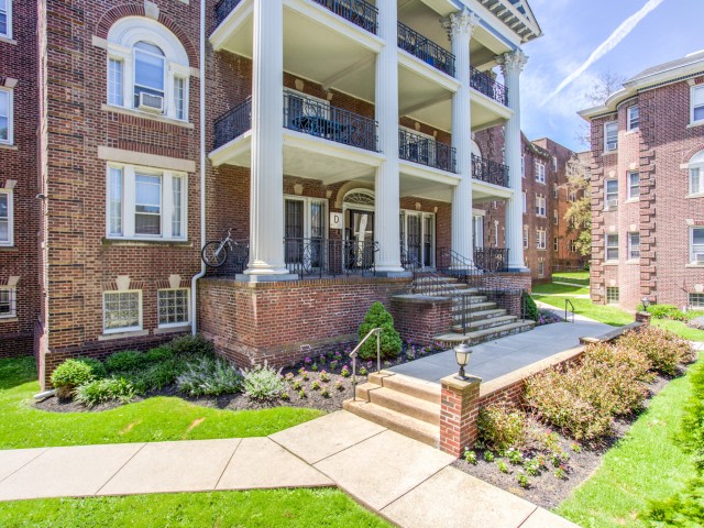 Student housing - Spruce Hill Court Image 3