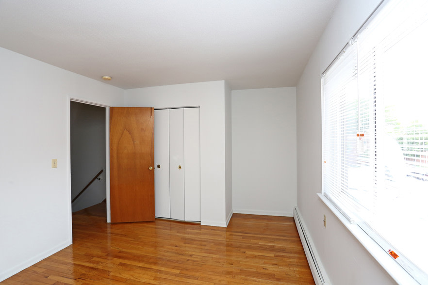 Willowcrest Apartments Image 17