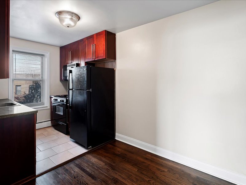 White House Apartments Image 4