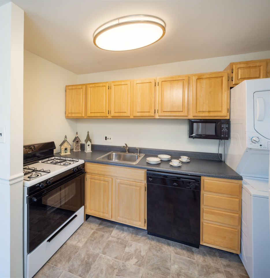 Top of the Hill Apartments Image 11