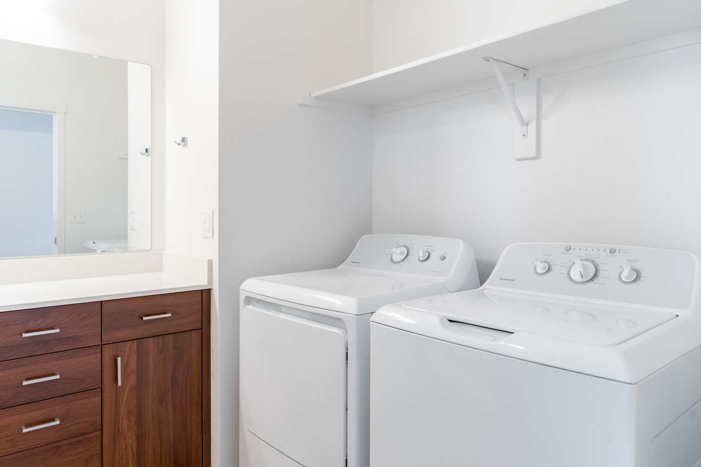 Foothills Apartment Living Image 11