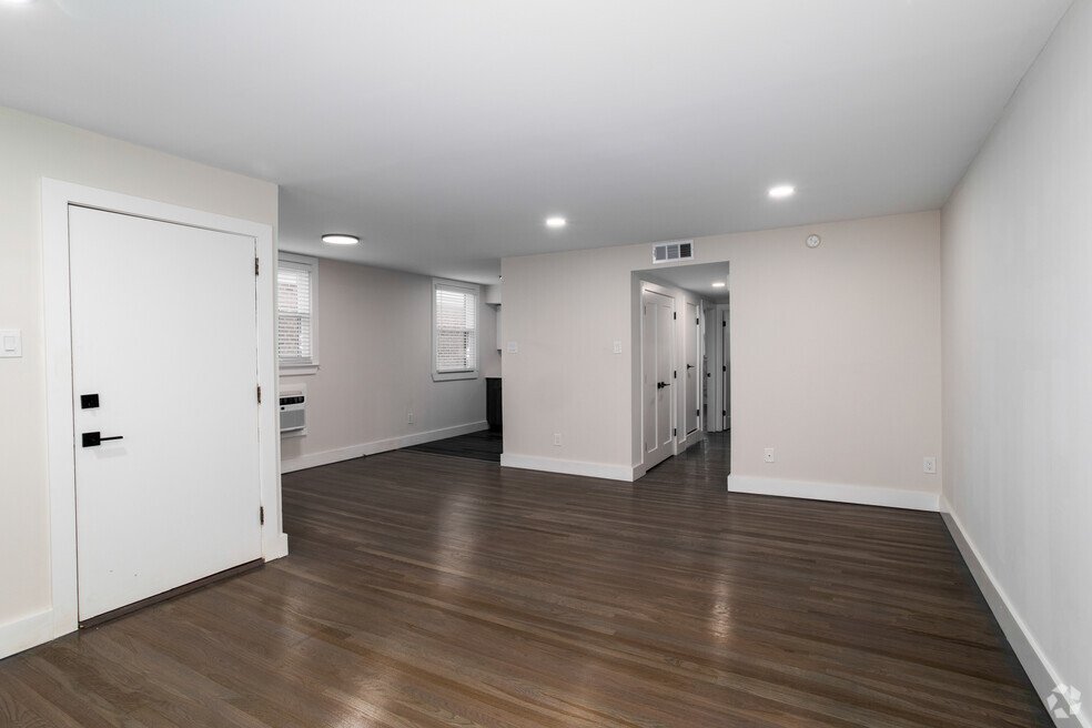 Parkview Manor Image 3