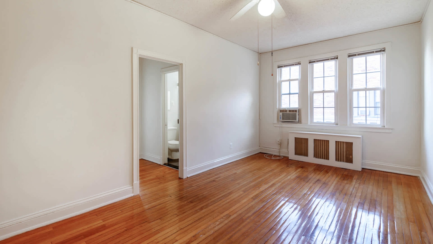 Connecticut Heights Image 48