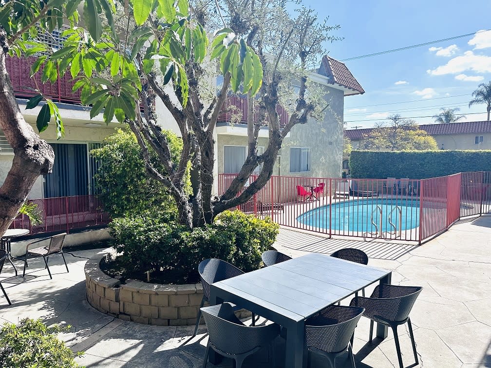 10535 Rose Avenue Image 15