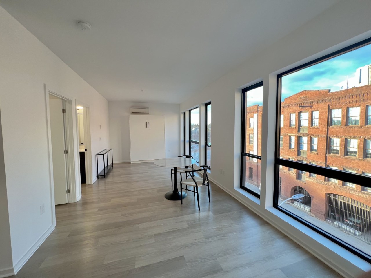 733 W Pratt Image 18