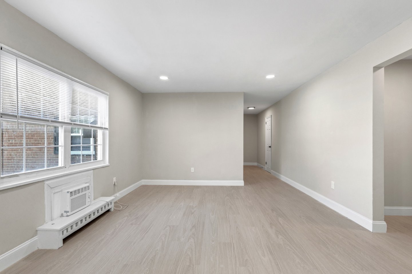 Laurel Court Apartments Image 18