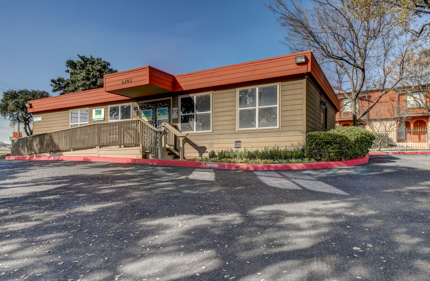 Oak Terrace Image 17