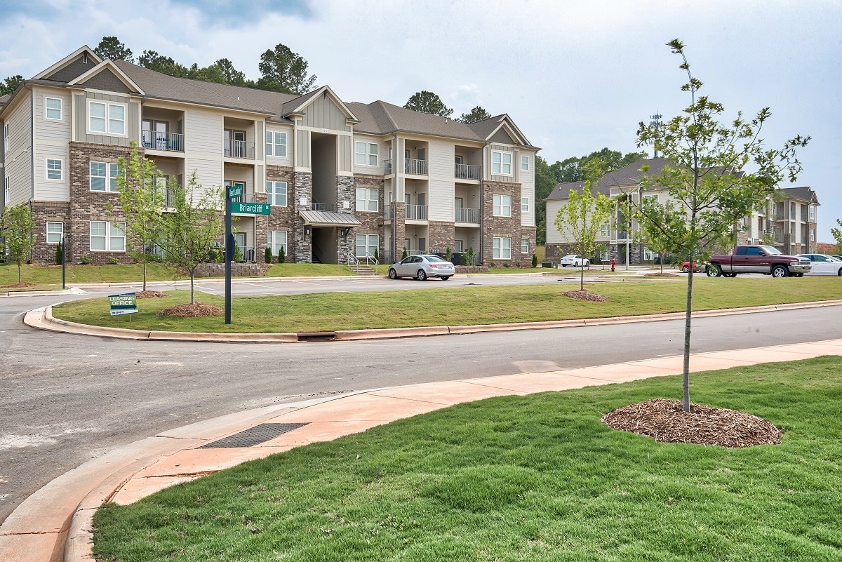 Pines at Glen Laurel Luxury Apartments Image 13