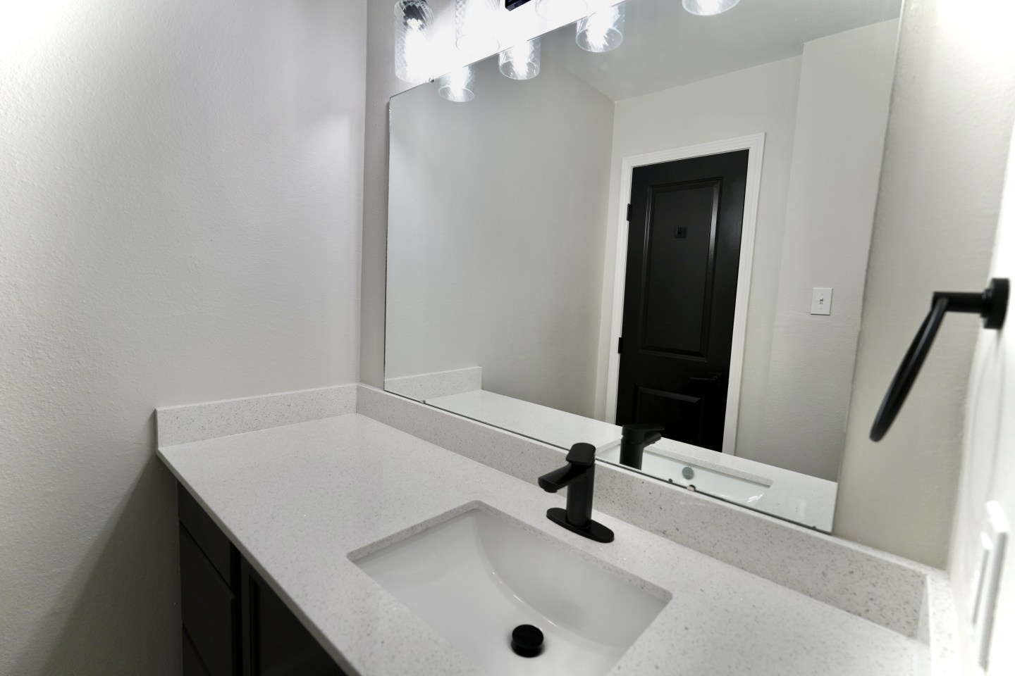 The Mayfair Apartment Homes Image 17