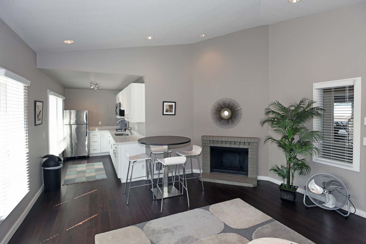 Spinnaker Apartments Image 10