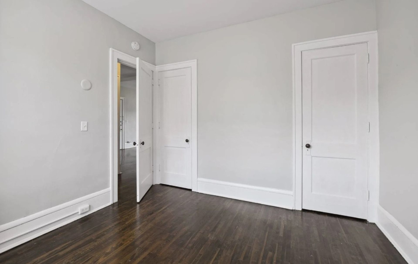 2901 James Avenue South Image 7
