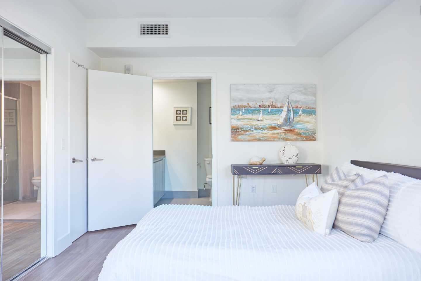 1515 Colby Ave - Co-Living Image 9